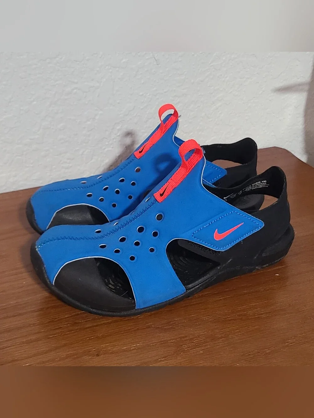 Nike Sunray Protect 2 Kids Sandals Size 2Y - Blue/Black - Pre-Owned Like New